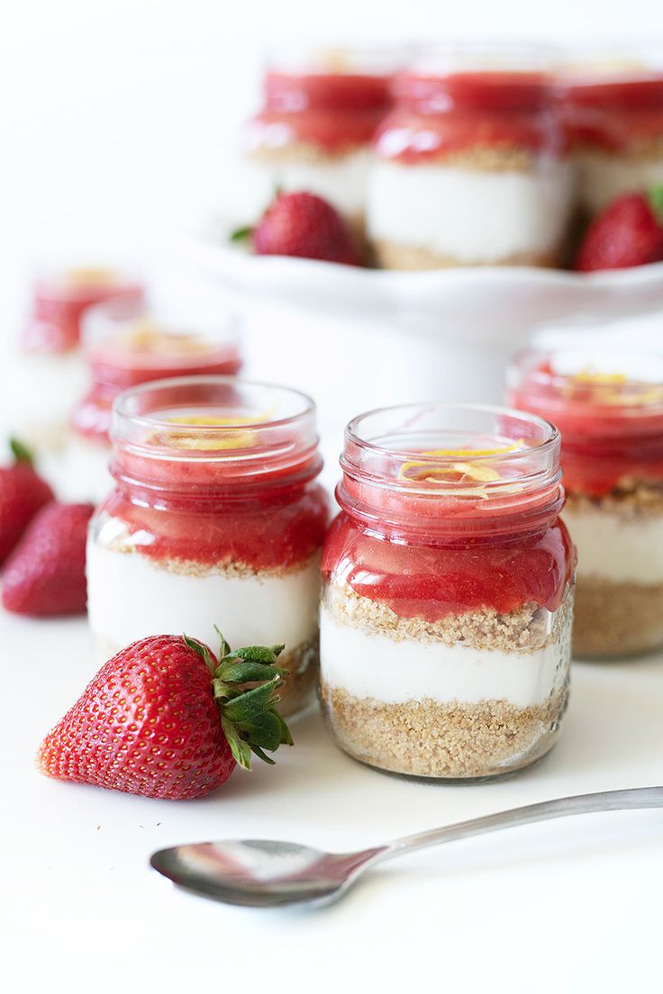 Strawberry Cheesecake in a Jar with a Touch of Amaretto Strawberry Cheesecake in a Jar with a Touch of Amaretto