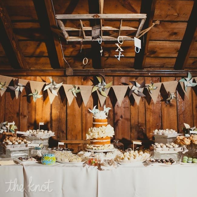 Rustic Wedding Cake Display Photo By Harper Point Photography Rustic Wedding Cake Display Photo By Harper Point Photography