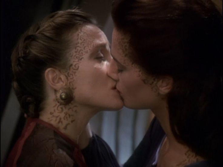 star trek deep space nine kiss