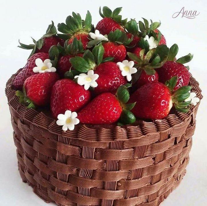 Strawberries basket cake | Cake decorating, Fruit cake, Creative cakes