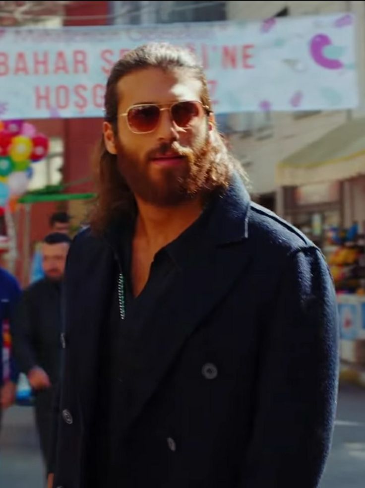 Can Yaman | Hombres guapos, Amor de contrabando, Que guapo