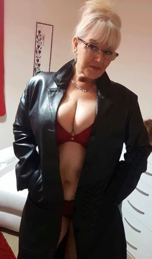 dating sites in dallas texas authority in the age of the amateur