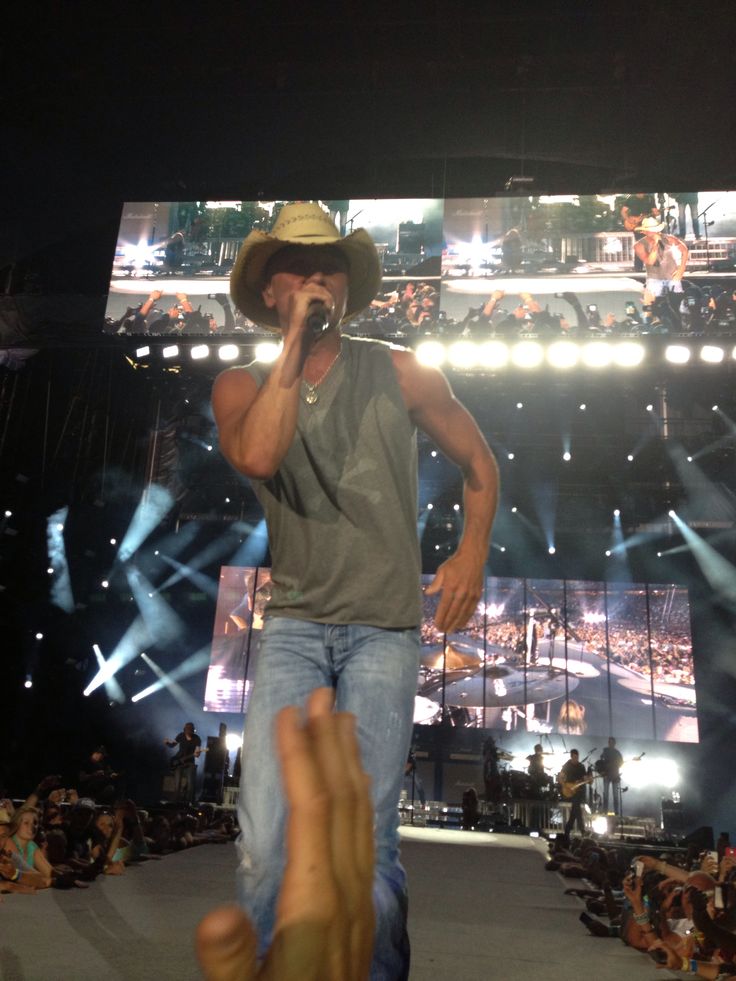 Kenny chesney sandbar view Kenny chesney, Kenney chesney, Love my man