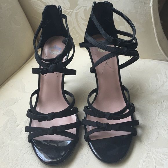 dsw black strap heels