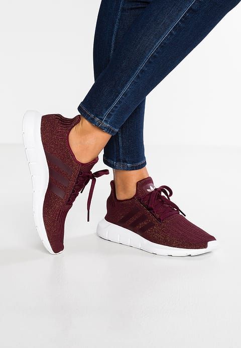 SWIFT RUN - Sneaker low - maroon/footwear white @ Zalando.de ... SWIFT RUN - Sneaker low - maroon/footwear white @ Zalando.de ...