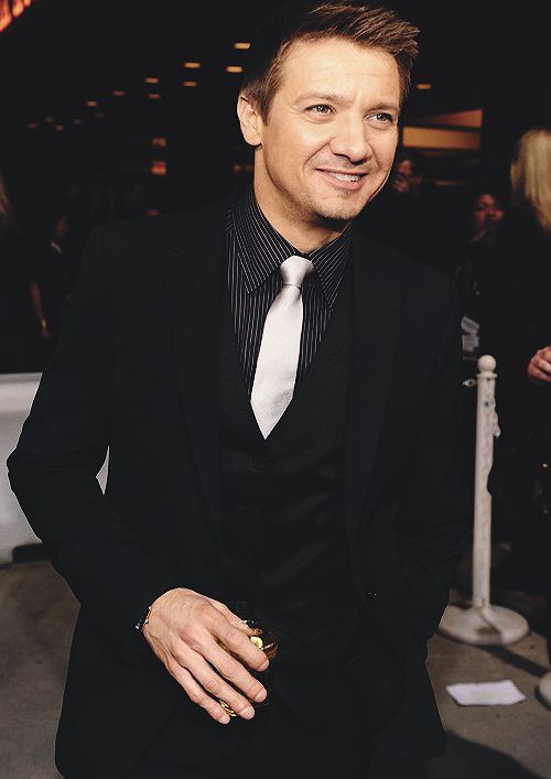 Hawkeye のアイデア 48 件 アベンジャーズ 海外 俳優 ホークアイ Hawkeye のアイデア 48 件 アベンジャーズ 海外 俳優 ホークアイ