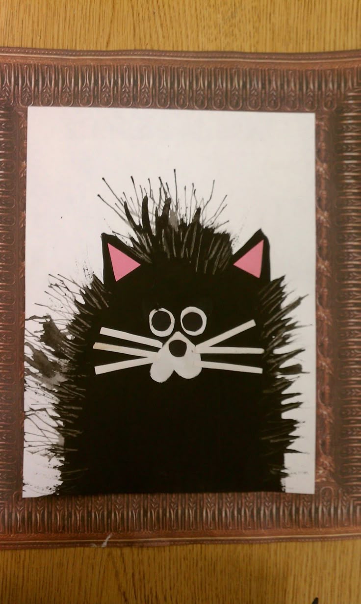splat the cat paintingsthen take plastic fork and pull out paint to make hairadd construction paper whiskers ears and eyes - Halloween Crafts Construction Paper splat the cat paintingsthen take plastic fork and pull out paint to make hairadd construction paper whiskers ears and eyes - Halloween Crafts Construction Paper