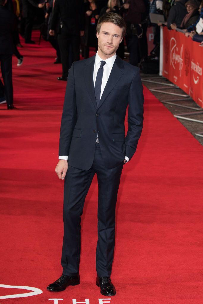 hugh skinner attends world premiere amazon prime hugh skinner attends world premiere amazon prime