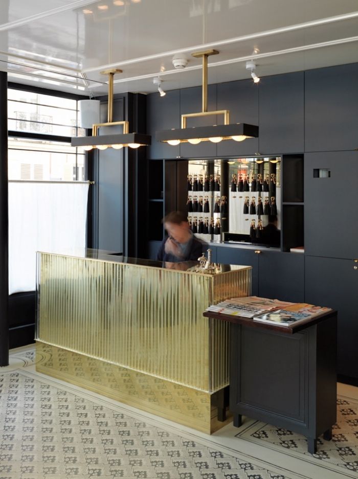 hotel receptionist desk
