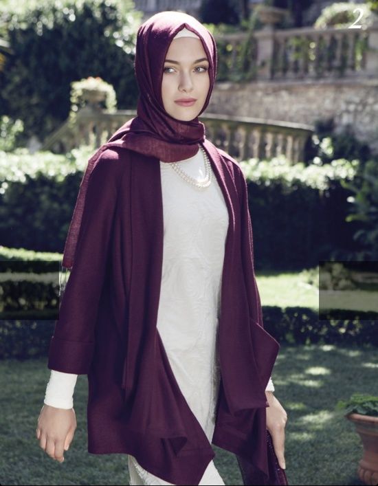 impactful outfit hijab maroon dress