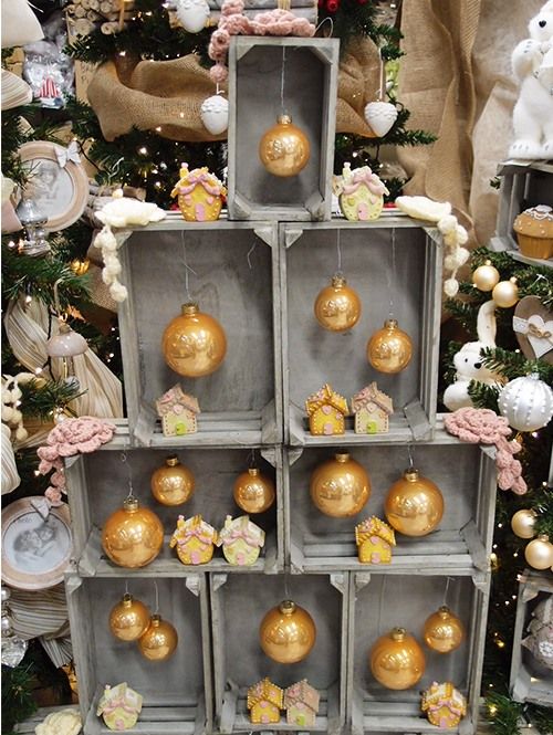 52 best idee creative addobbi albero di natale images on pinterest Idee albero di natale shabby chic