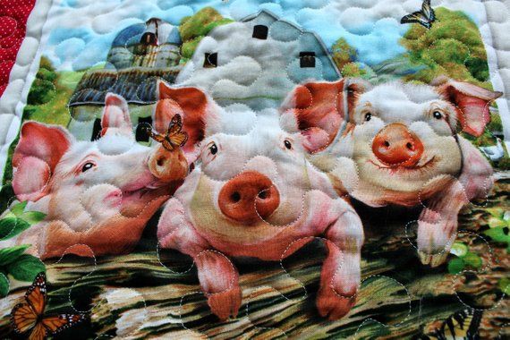 Lap Size Quilt with Pigs Themed Print