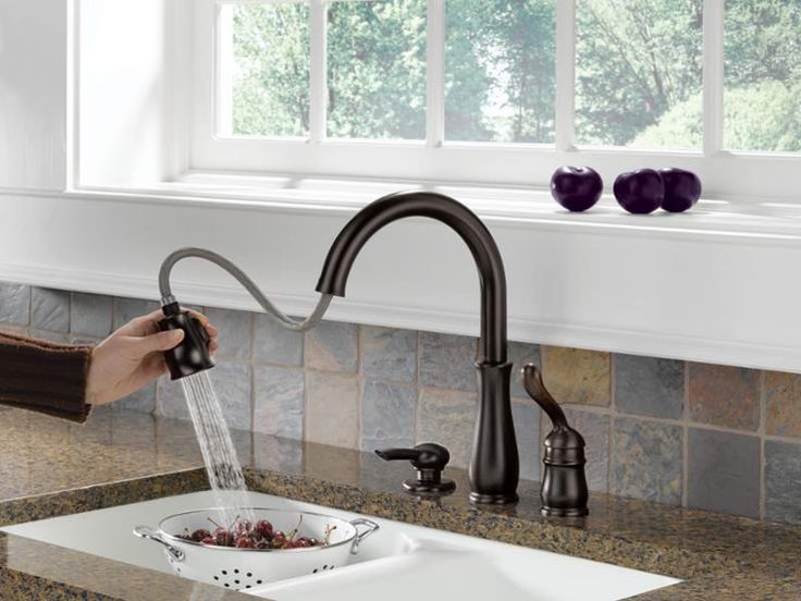 Delta 978ARDST Arctic Stainless Leland PullDown Kitchen Faucet with
