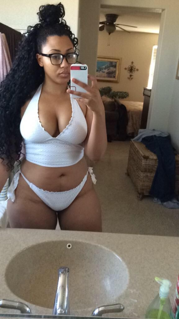 sexy-thick-women-ass-and-pussy-wet-naked