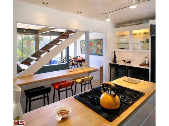 love the stairs in the middle of the living room/kitchen. this the love the stairs in the middle of the living room/kitchen. this the