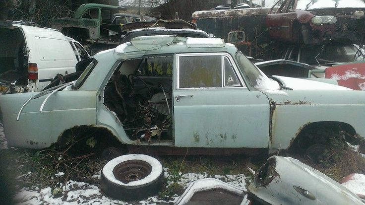 Pin by Nickjohnson on scrap yard | Abandoned cars, Abandoned, Rusty cars