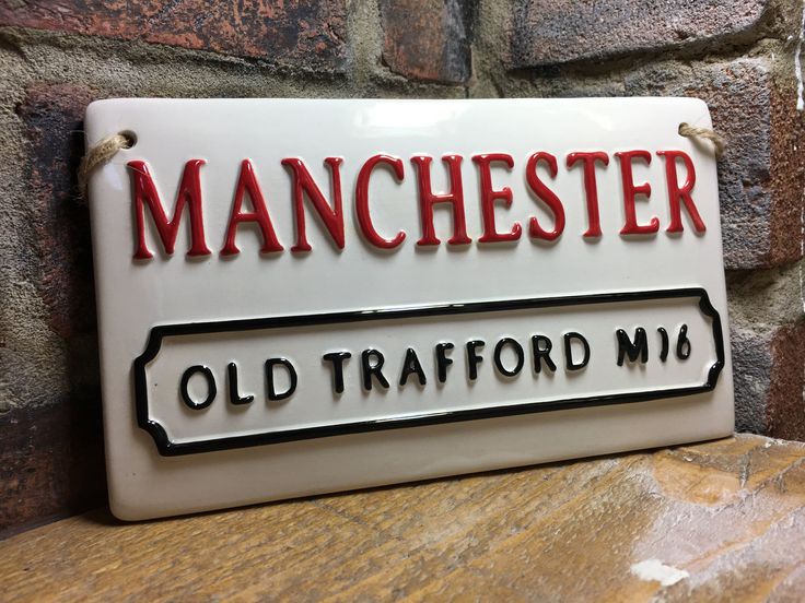 Man Utd METAL Street road Sign Wall Decor Old Trafford M16 cadeau de Noël officiel Man Utd METAL Street road Sign Wall Decor Old Trafford M16 cadeau de Noël officiel