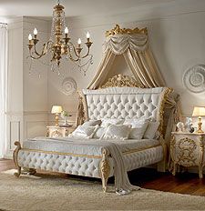 Camera da letto classica e di lusso in stile veneziano e fiorentino ... Camera da letto lusso