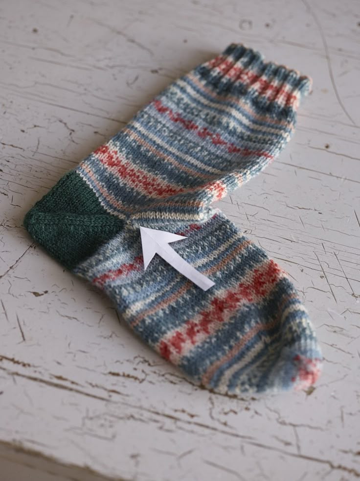 Best 25+ Knit sock pattern ideas on Pinterest How to ...