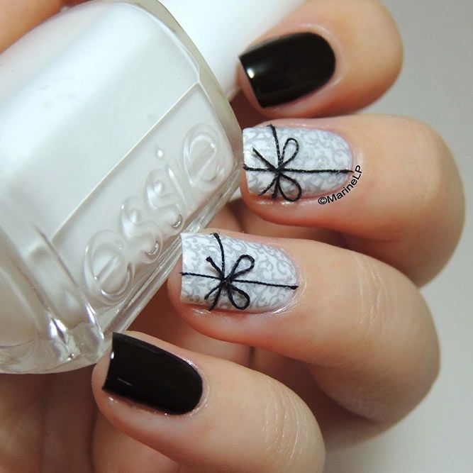 Christmas nails designs are supposed to instantly turn your mood into festive on...