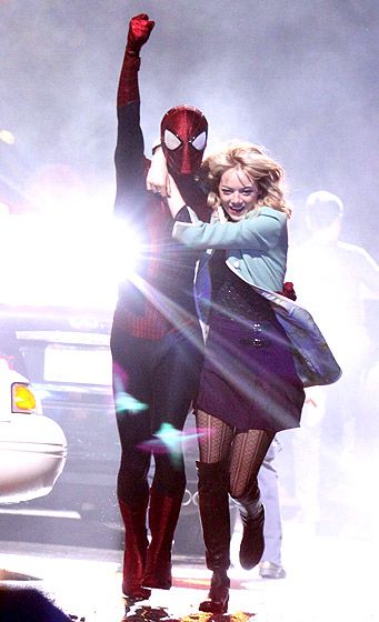 Is spiderman dating gwen in real life