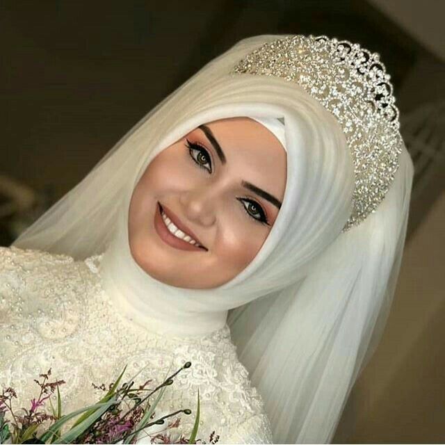 Nesrin Adli Kullanicinin Gelinlik Ve Turban Panosundaki Pin Gelinlik Beyaz Dugun Elbiseleri Gelin Fotograflari