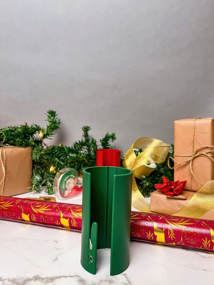 Wrapping Paper Cutter Elf