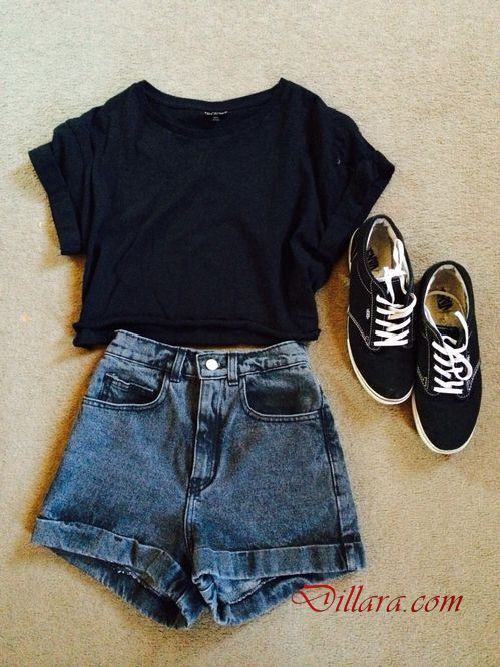Yazlik Bluz Ve Sort Kombinleri Mavi Kisa Kot Sort Siyah Kisa Kol Tisort Spor Ayakkabi Moda Fashion F Black Top And Jeans Trendy Summer Outfits Cool Outfits