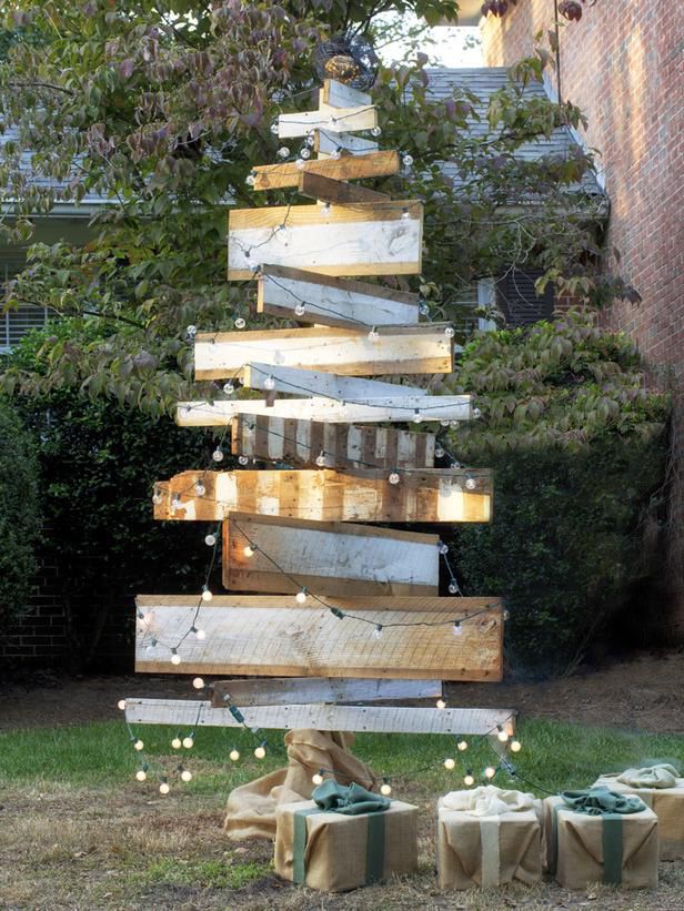 Take A Video Tour Of Our Decked-Out Holiday Home CHRISTMAS TREES Take a Video Tour of Our Decked-Out Holiday Home | CHRISTMAS TREES | Pinterest | Christmas, Christmas decorations and Outdoor christmas decorations - Take A Video Tour Of Our Decked-Out Holiday Home CHRISTMAS TREES