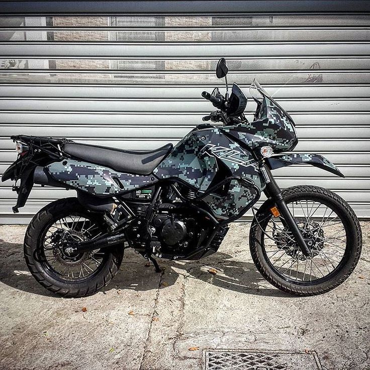 Usa Troops Riding A Kawasaki Klr 250 With An Improvised Sidecar