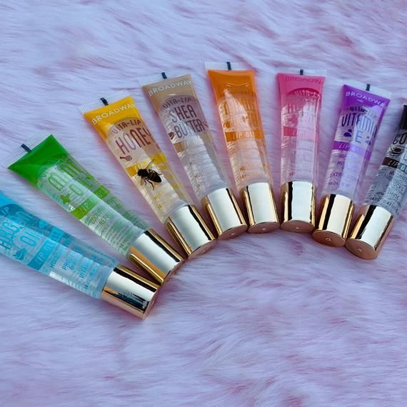 Brillant A Levres Qui Guerit Et Protege Vos Levres Les Acheteurs Peuvent Choisir Parmi 1 Miel Brillant A Le In 2021 Clear Lip Gloss Flavored Lip Gloss Lip Gloss Balm