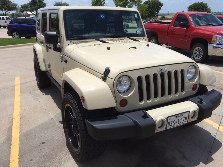 Tan Jeep Wrangler Sahara | Jeep cars, Jeep, Tan jeep wrangler