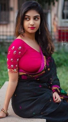 saree busty aunty Transvestite lesbian stories