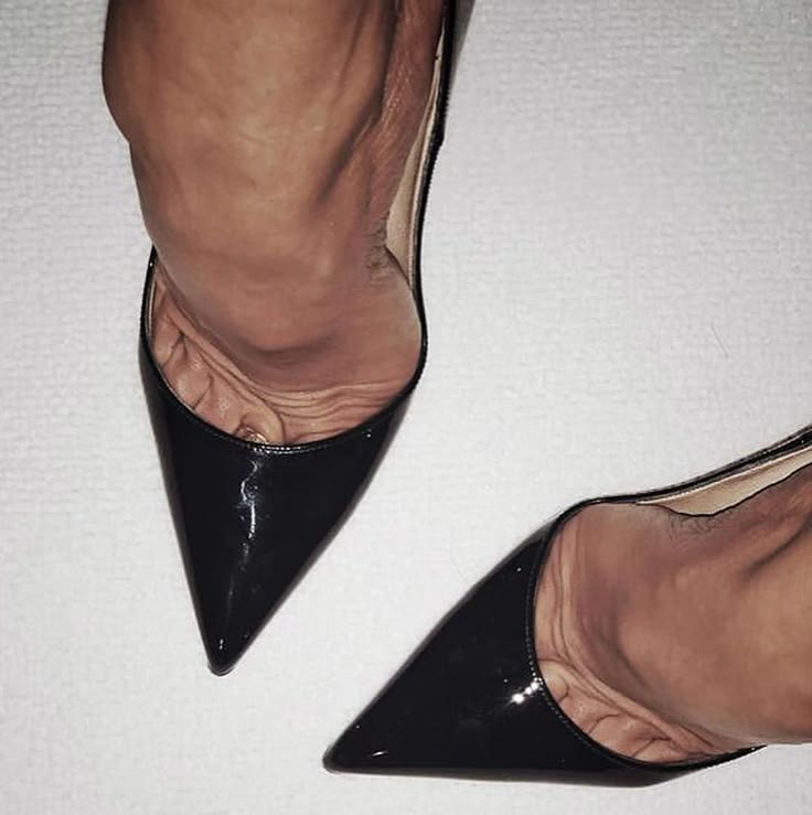shoes with toes cut out