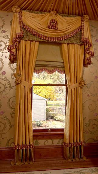 Victorian curtain....gold...but do in red or green Victorian curtain....gold...but do in red or green