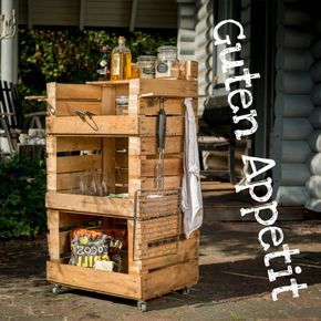 DIY-Anleitung für einen Grill-Beistelltisch aus Holzkisten: ganz einfach in nur...
