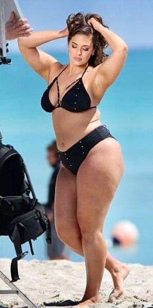 Wow Very Nice Im Very Happy To See You Plus Size Model Ashley Graham Wow Very Nice Im Very Happy To See You Plus Size Model Ashley Graham