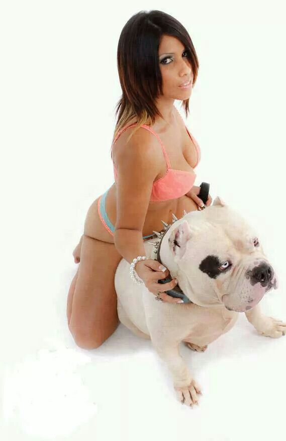 pit-bulls-sexy-girls-girl-tatoo
