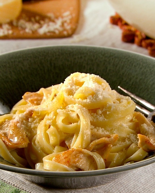 30 best keep calm and eat images on pinterest delicious food chicken alfredo with fettuccine