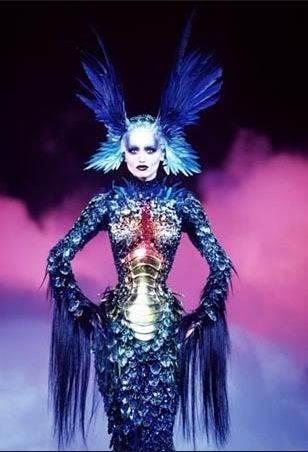 who plays effie trinket who plays effie trinket