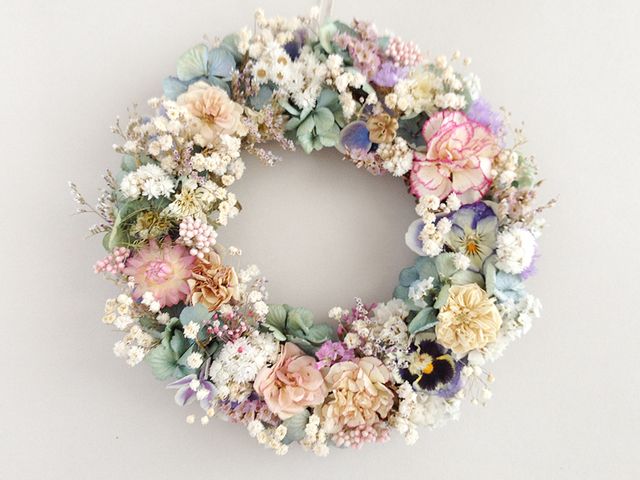 かすみ草とカーネーションのリース ドライフラワー リース 花 リース かすみ草とカーネーションのリース ドライフラワー リース 花 リース