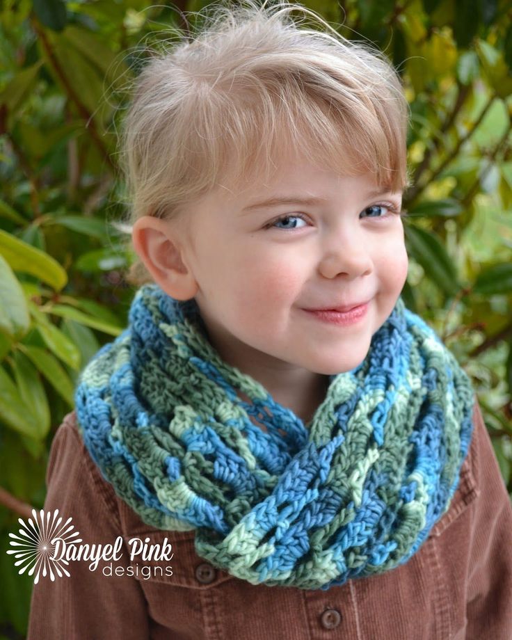 605 best Free Crochet Scarf/Cowl/Warmer Patterns. images on Pinterest Ponch...