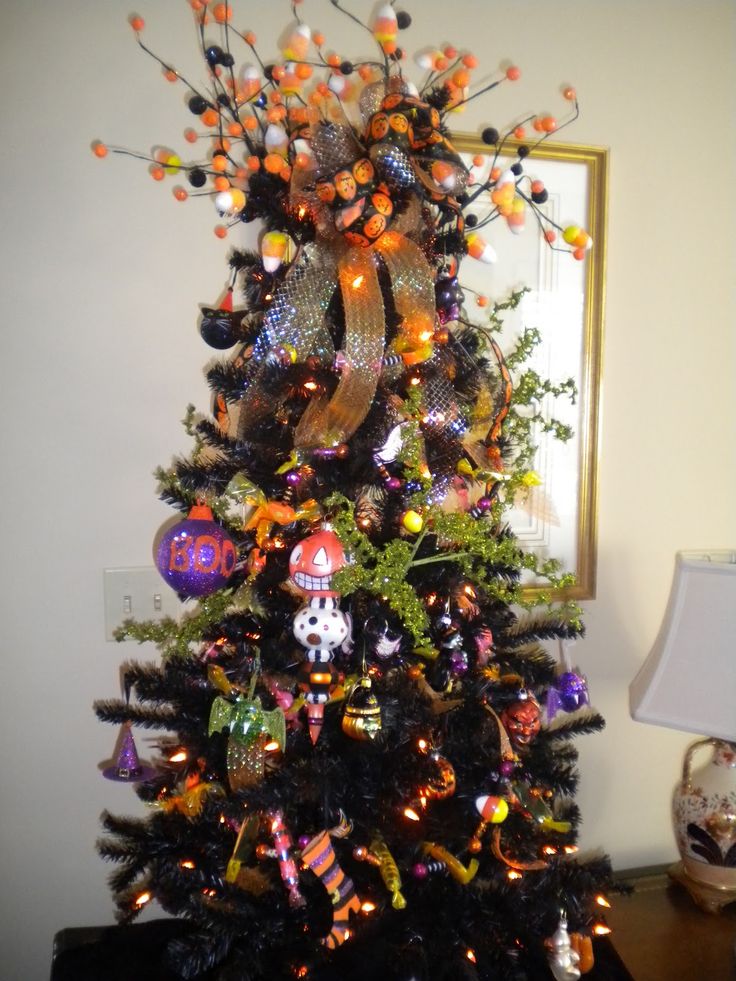 gorgeous halloween tree