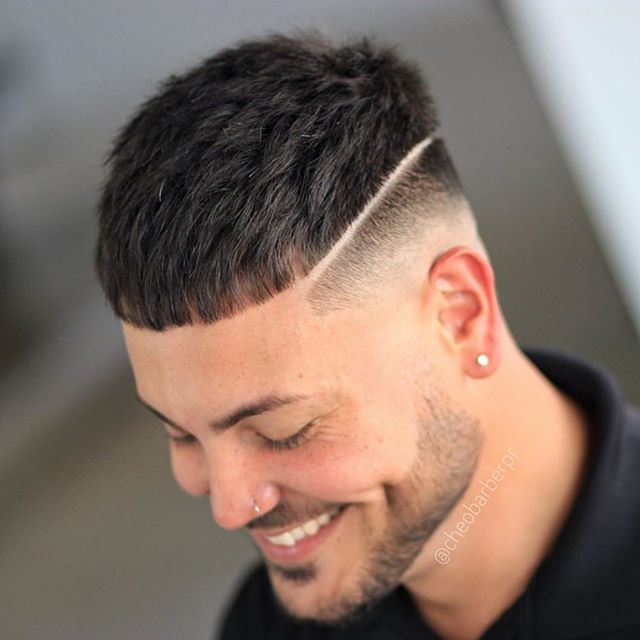 75 Manner Kurze Verblassende Frisur In 2020 Frisuren Manner Frisur Kurz Teenager Haarschnitt