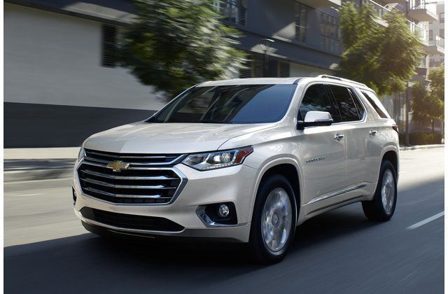 Ratings And Review The 2018 Chevrolet Equinox Is A Good Crossover Suv But Value Proves Elusive Chevrolet Equinox Crossover Cars Best Crossover Suv