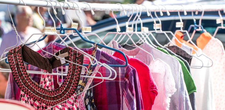 ¡Idea de negocio! Vende ropa de segunda mano con descuento de hasta 80%