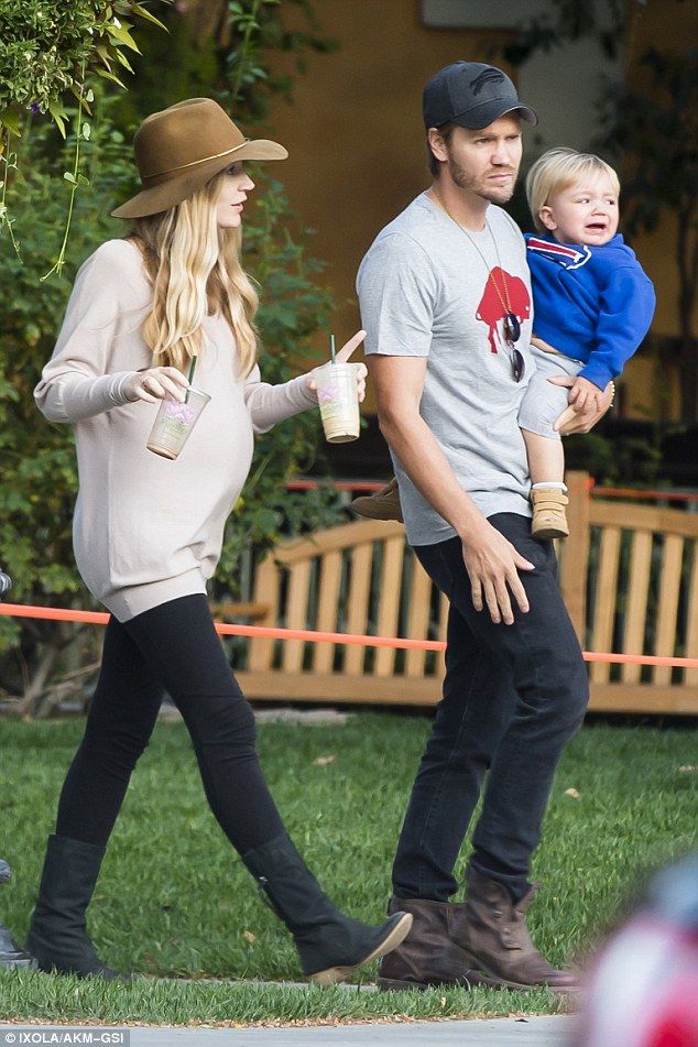 Chad Michael Murray's wife Sarah expecting second child | Chad michael