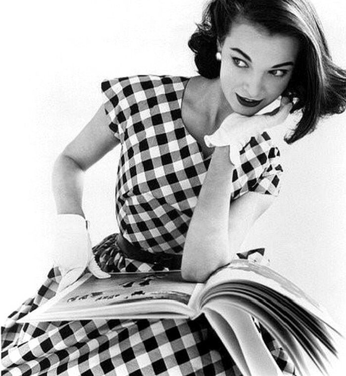 Tinder glamour petite retro
