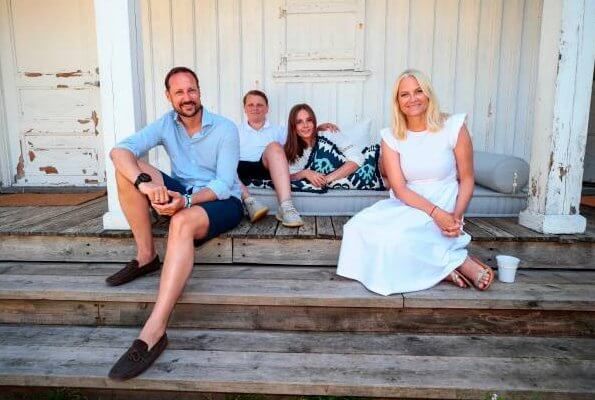 Norwegian Crown Prince Family released their 2019 summer holiday photos Norwegian Crown Prince Family released their 2019 summer holiday photos