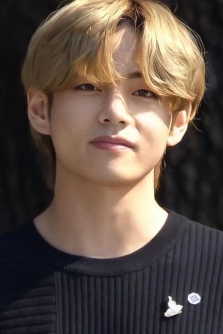 Taehyung blonde hair | Kim hair, Tan skin blonde hair, Blonde